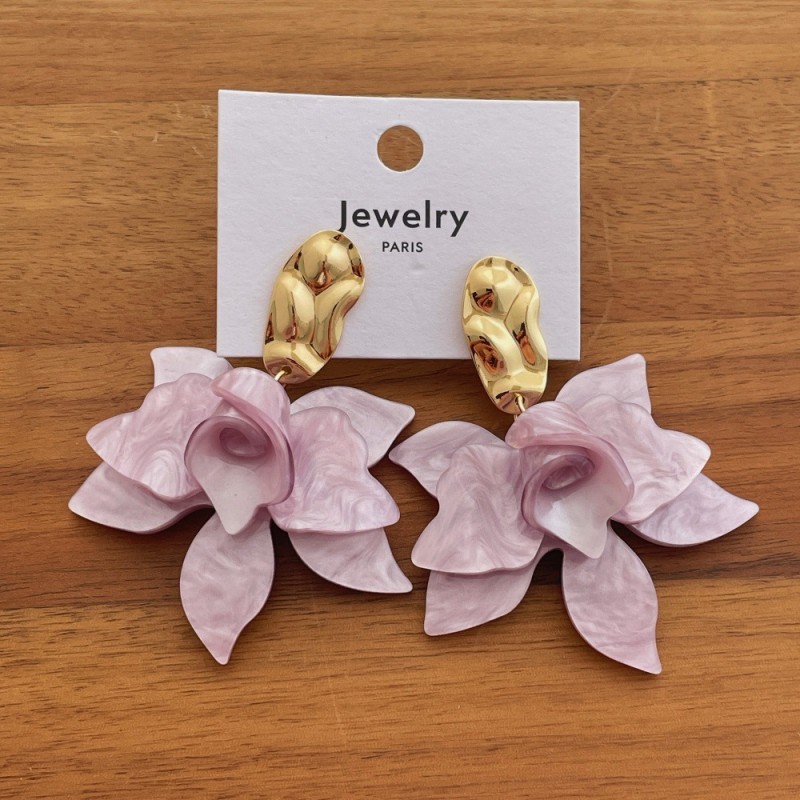 Body Jewelry Wholesale - Einzigartiges Gardenien-Design Elegante Blumen-Ohrringe Übertriebene Acryl-Blumen-Tropfenohrringe